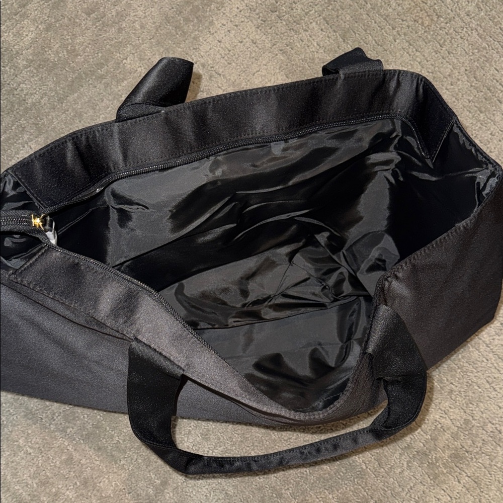 NWT Victoria's Secret 2025 Runway Fashion Show Tote - Picture 7 of 8